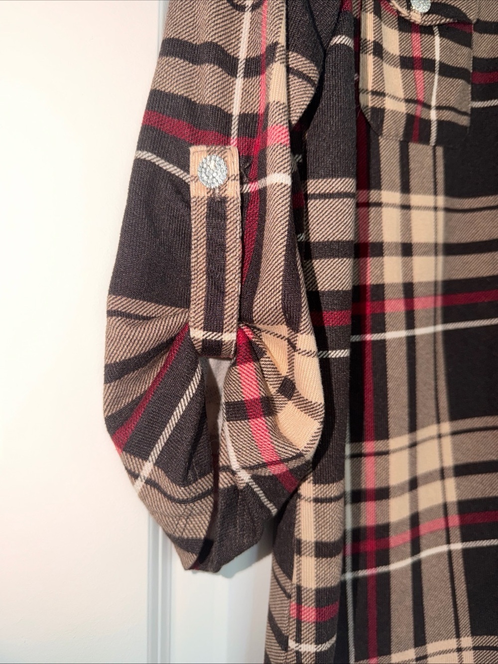 New York Laundry Black and Tan Plaid Button-Down Shirt - Picture 4 of 5